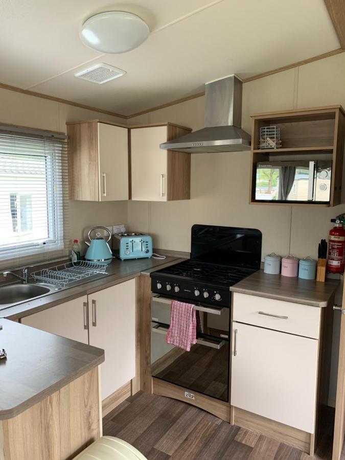 Newquay Bay Porth Caravan - 6 Berth Экстерьер фото
