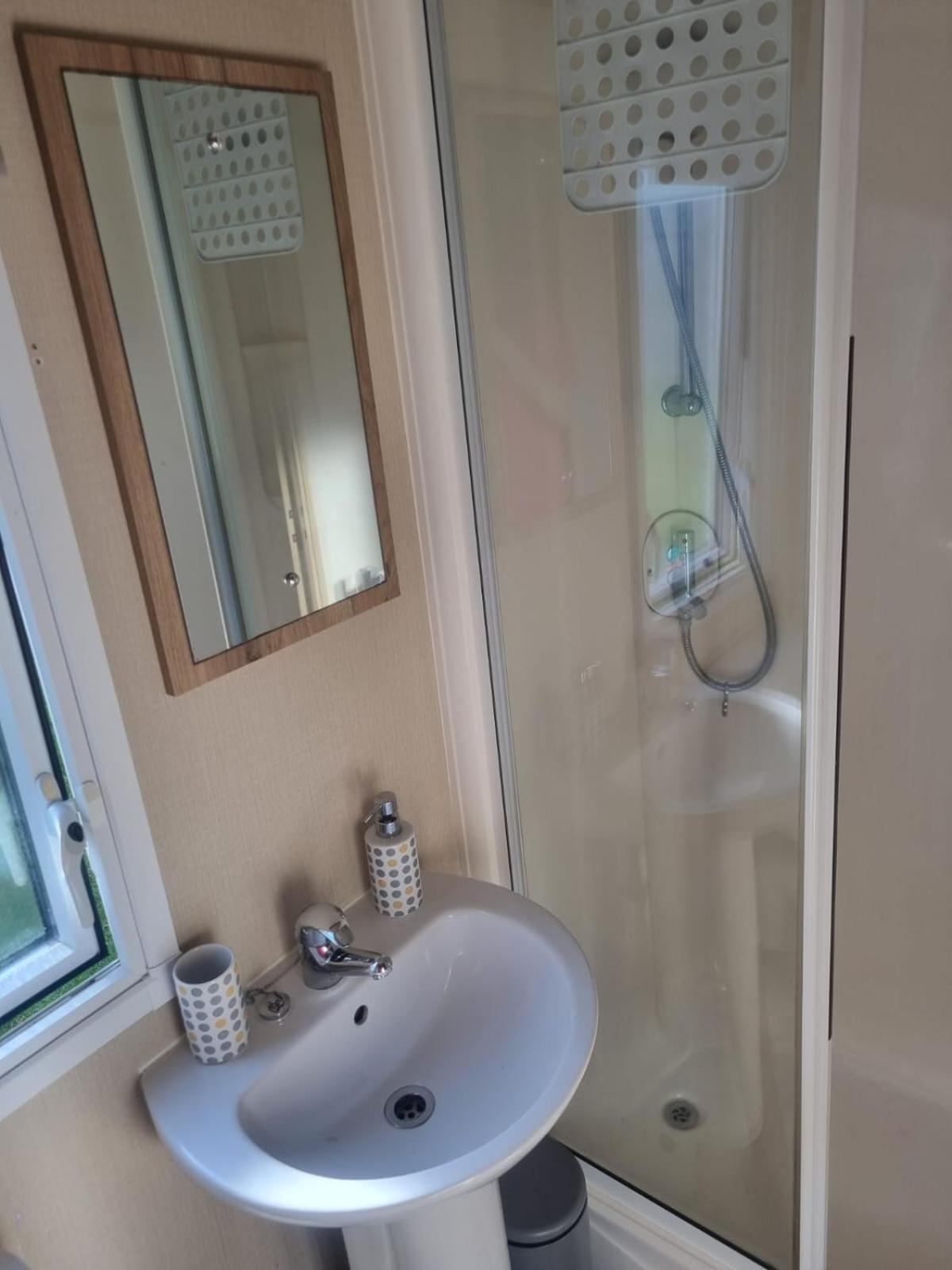 Newquay Bay Porth Caravan - 6 Berth Экстерьер фото