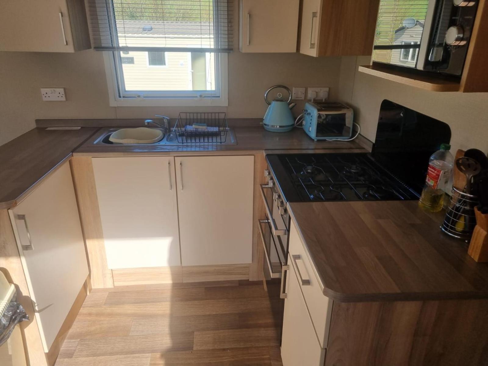 Newquay Bay Porth Caravan - 6 Berth Экстерьер фото